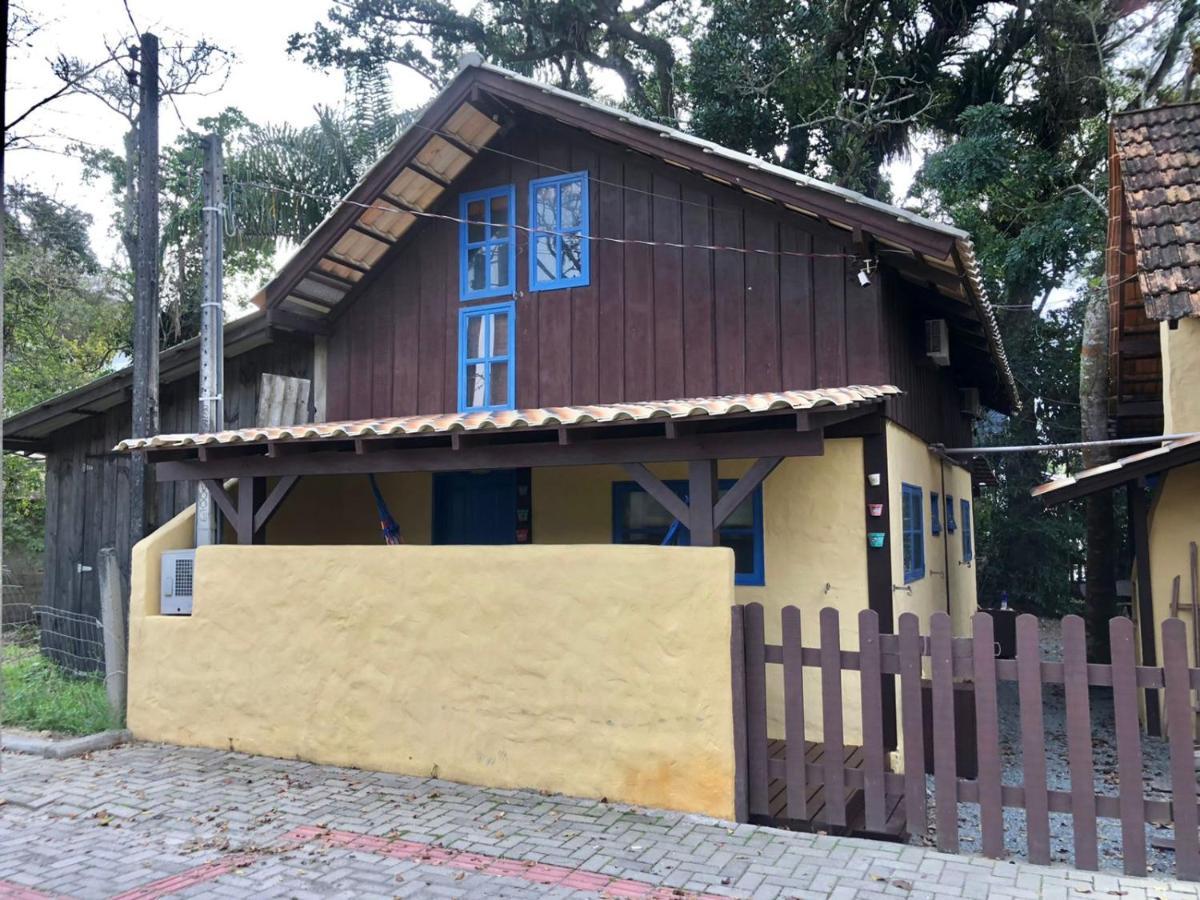 Chales No Centro De Bombinhas Villa Buitenkant foto